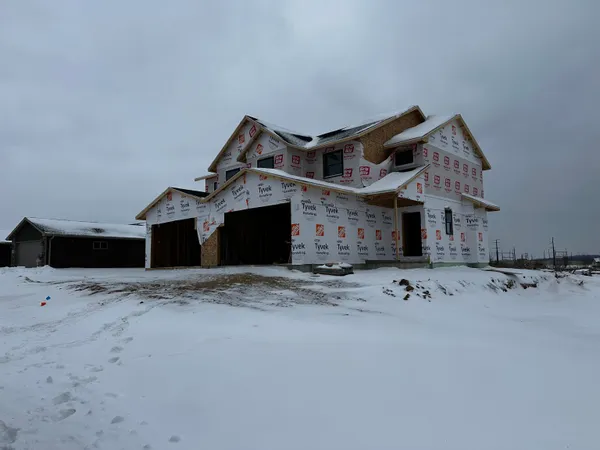 $335,000 | 2614 Northpoint Drive, New London, WI 54961