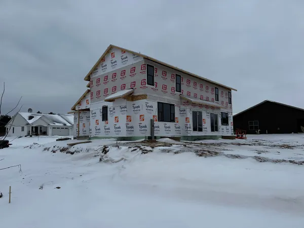 $335,000 | 2614 Northpoint Drive, New London, WI 54961