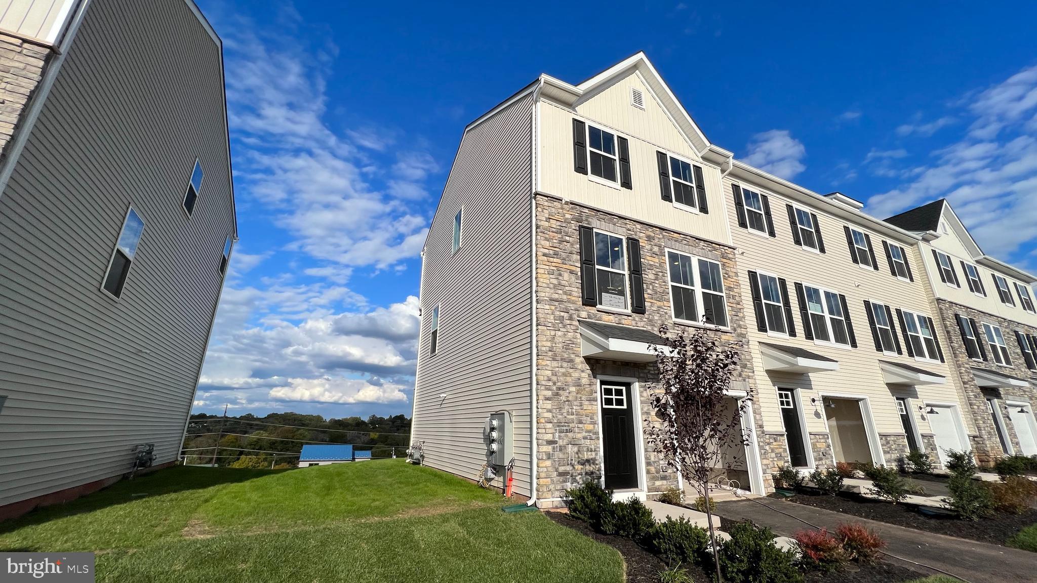 Welcome to 839 Pecan Road!