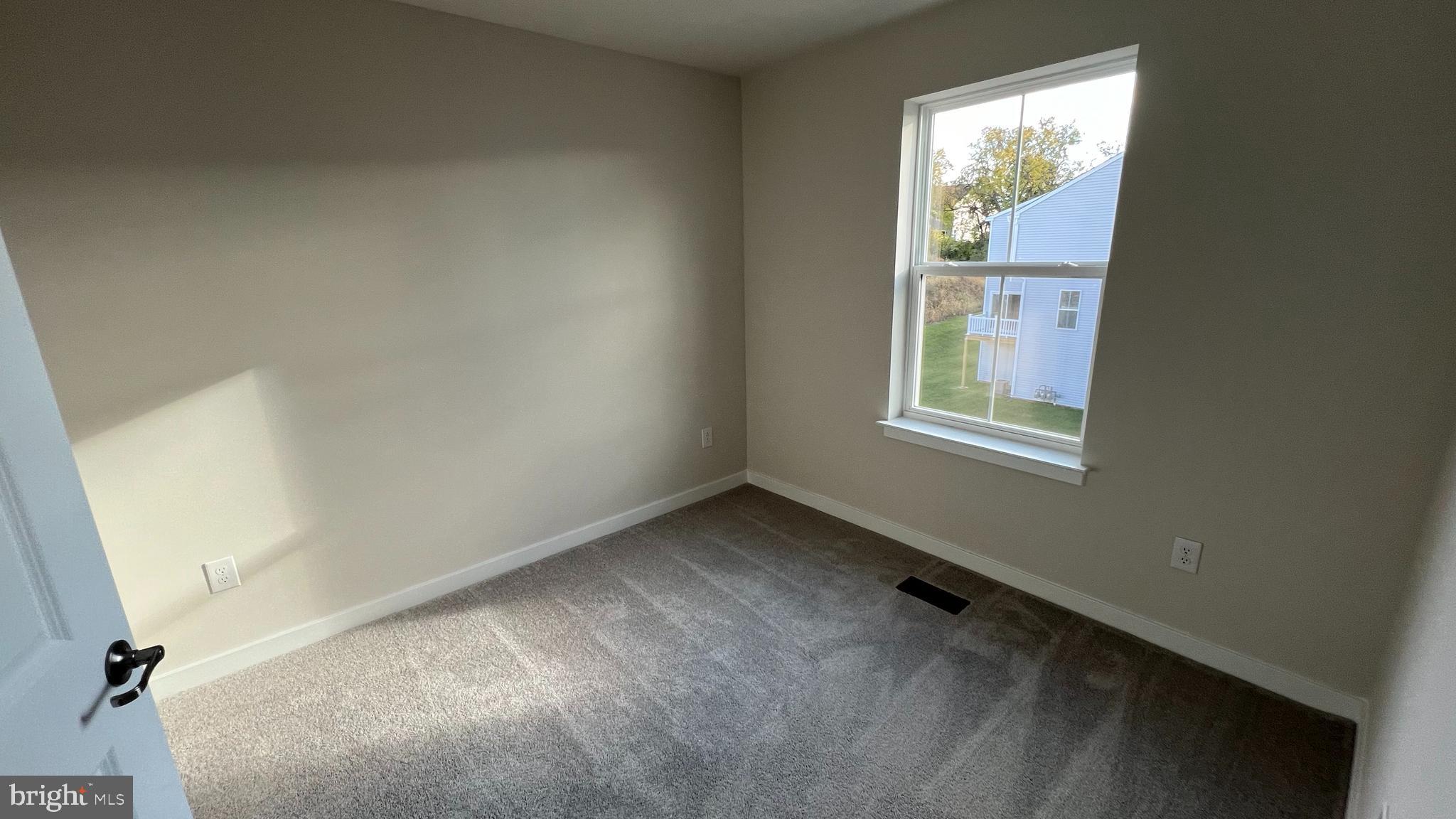 839 Pecan Road Spring City, PA 19475 - Photo 13 of 25 an empty room with a window