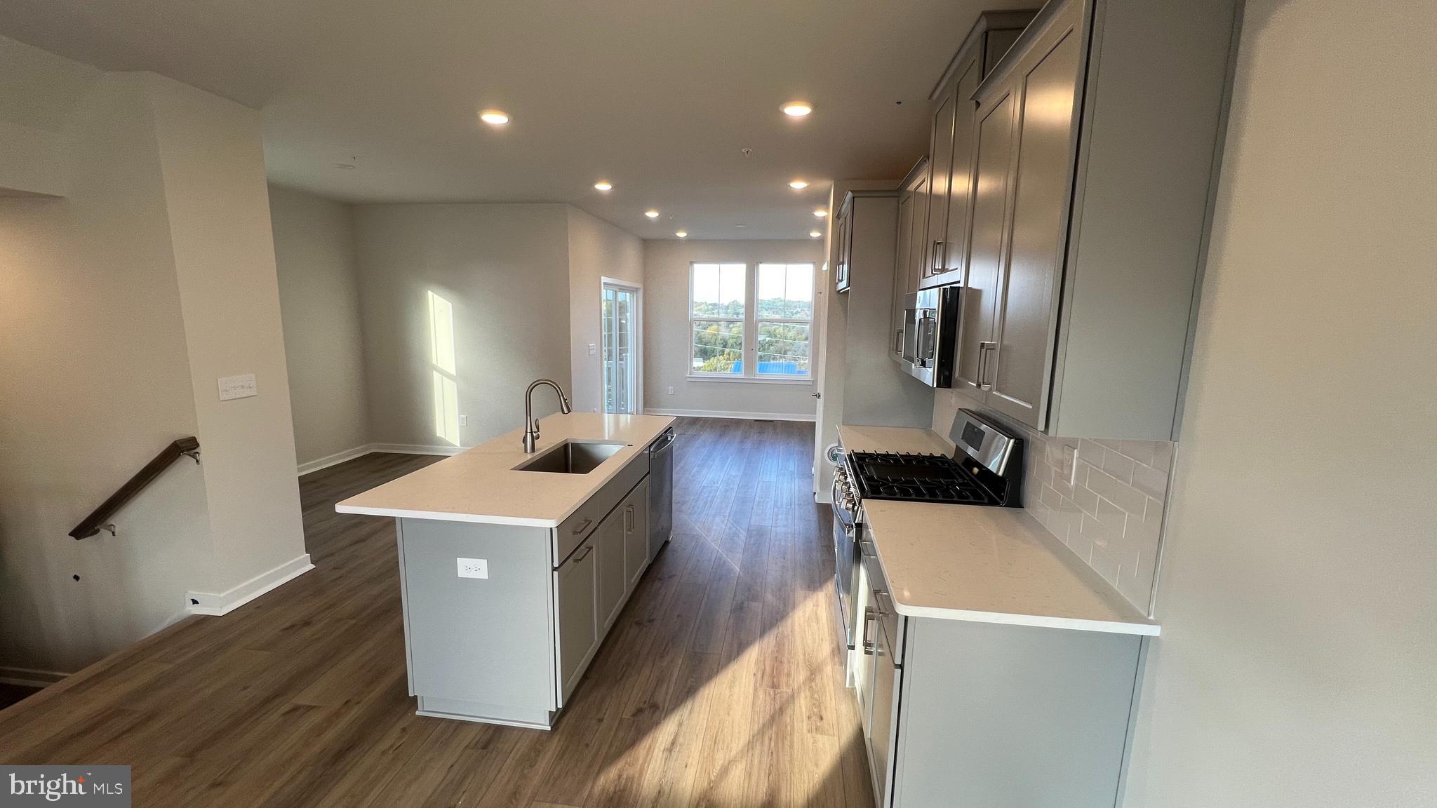 839 Pecan Road Spring City, PA 19475 - Photo 3 of 25