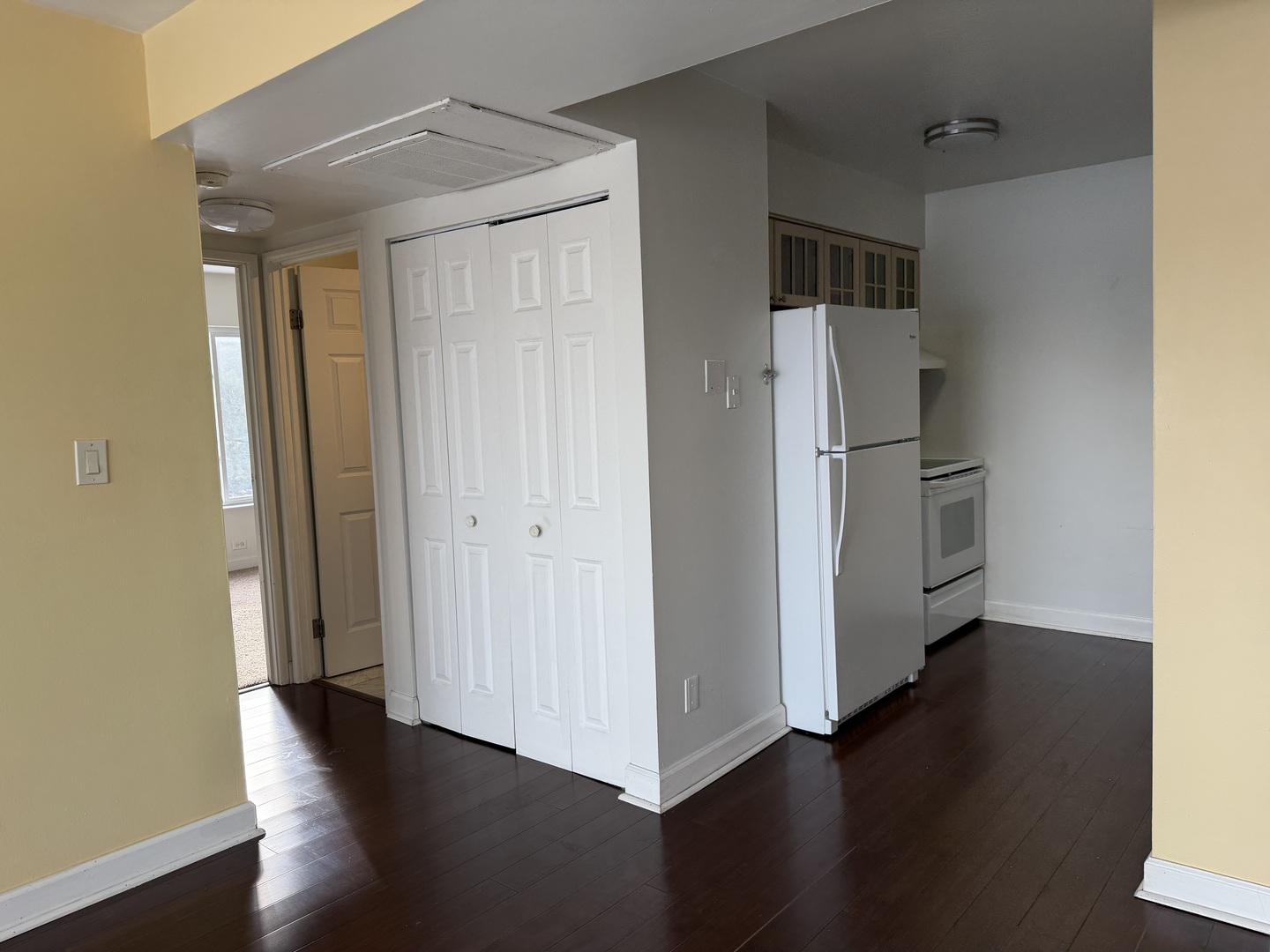 10735 5th Ave Cutoff, Unit 304 Countryside, IL 60525 - Photo 5 of 15