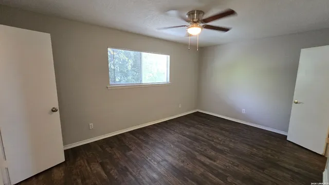 $820 | 516 Gentleman Road, Unit 19, Balcones Heights, TX 78201