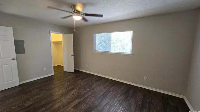 $820 | 516 Gentleman Road, Unit 19, Balcones Heights, TX 78201