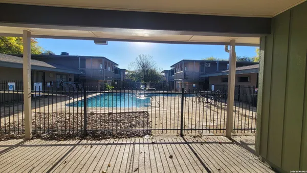 $750 | 516 Gentleman Road, Unit 19, Balcones Heights, TX 78201