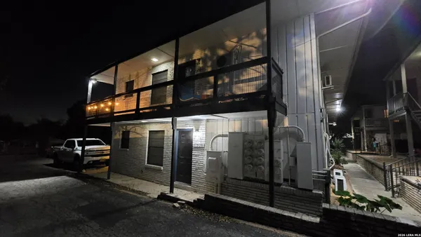 $750 | 516 Gentleman Road, Unit 19, Balcones Heights, TX 78201
