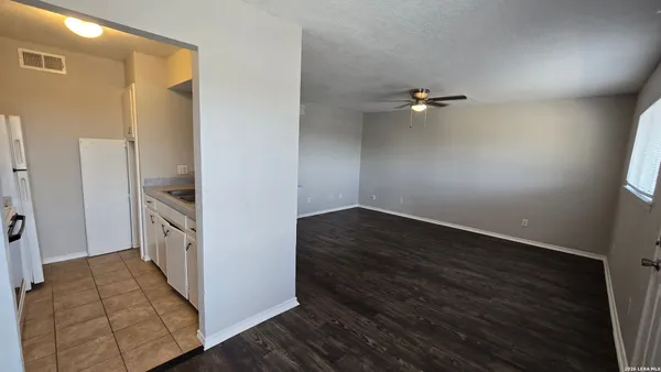 $750 | 516 Gentleman Road, Unit 19, Balcones Heights, TX 78201