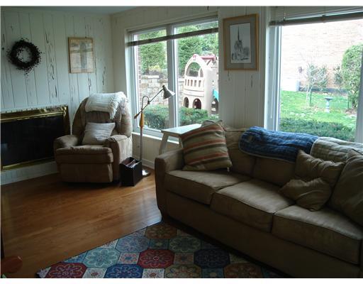 2730 Fernwald Road Pittsburgh, PA 15217 - Photo 6 of 16 Family Room.