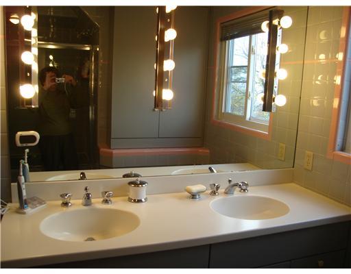 2730 Fernwald Road Pittsburgh, PA 15217 - Photo 10 of 16 Master Bath/Spa.
