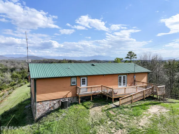 $625,000 | 2440 Levee Way, Sevierville, TN 37876