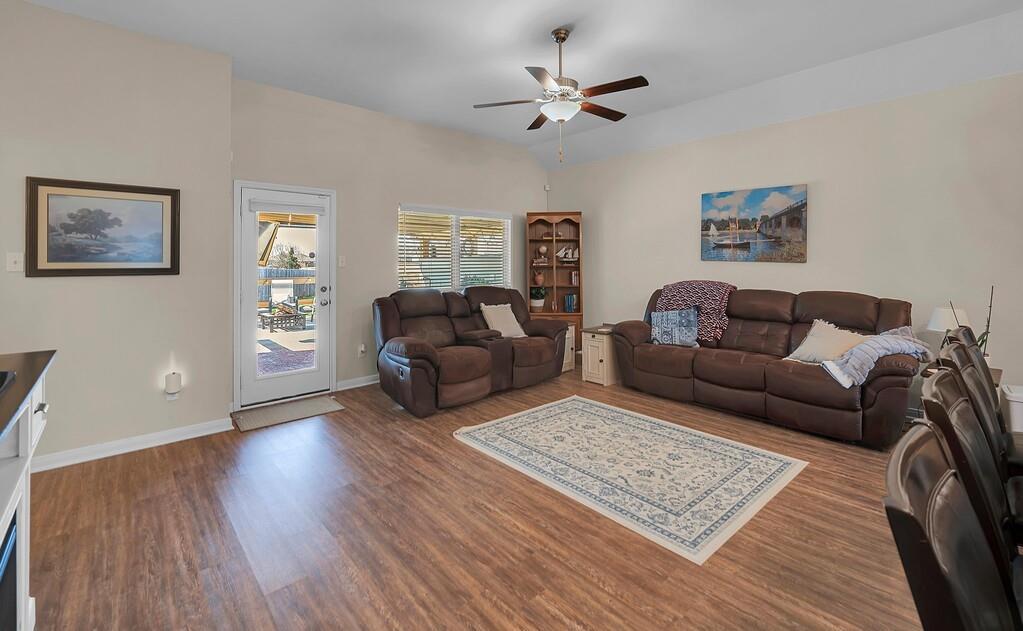 4101 King Ranch Road Waco, TX 76705 - Photo 5 of 32