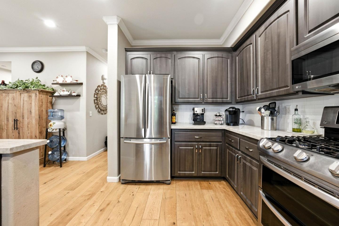 160 Sarafina Way Gilroy, CA 95020 - Photo 9 of 33