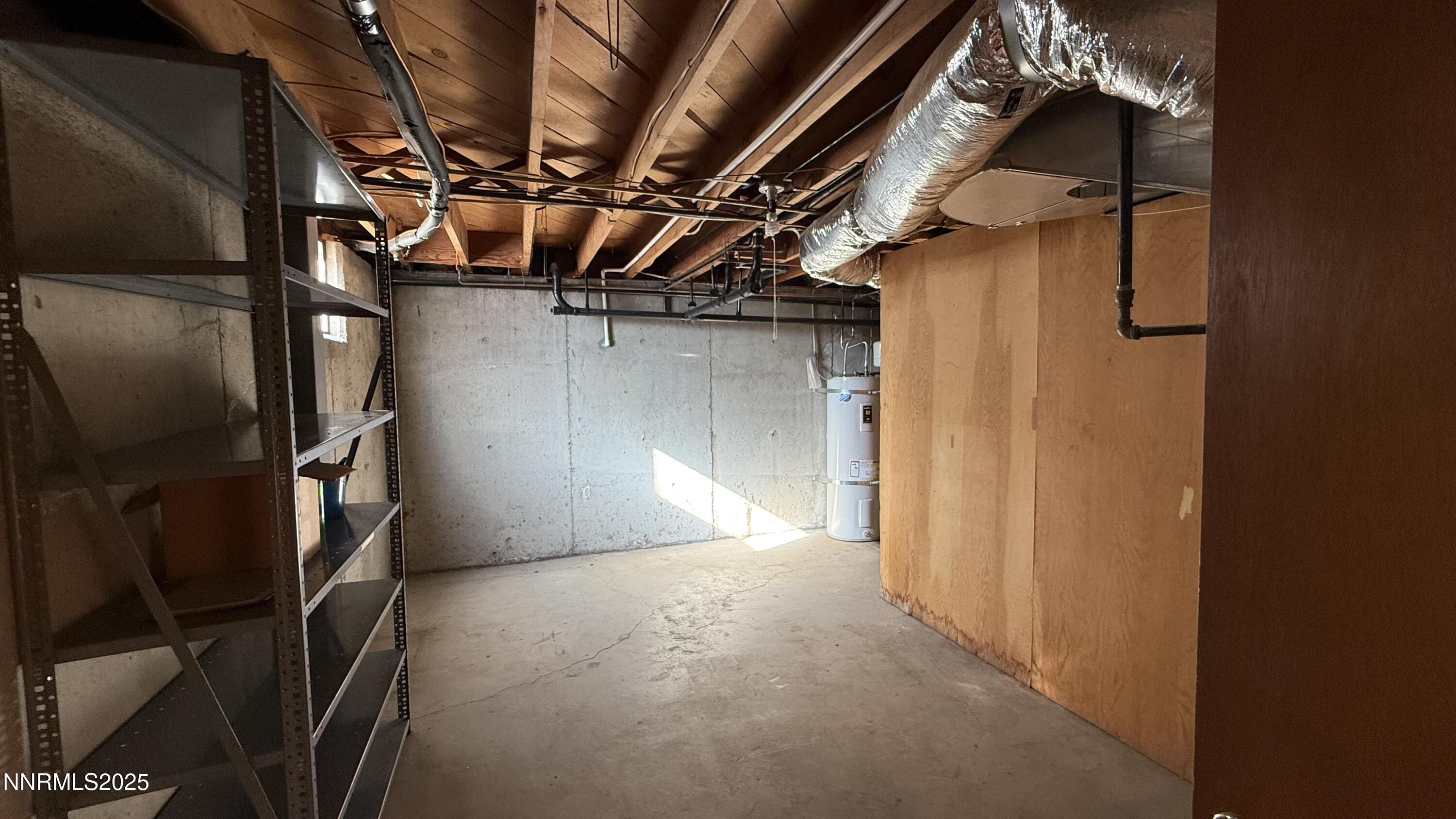 1455 Wesley Drive Reno, NV 89503 - Photo 22 of 27 a view of walk in closet