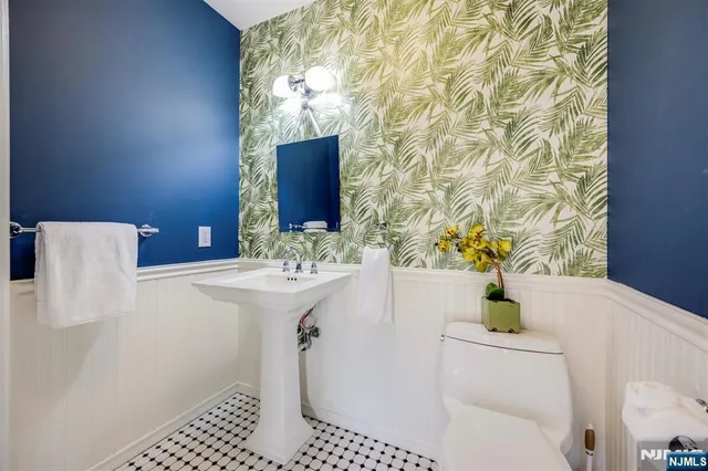 $995,000 | 19 Harding Road, Glen Rock, NJ 07452