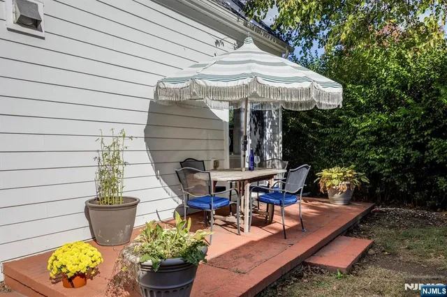 $995,000 | 19 Harding Road, Glen Rock, NJ 07452