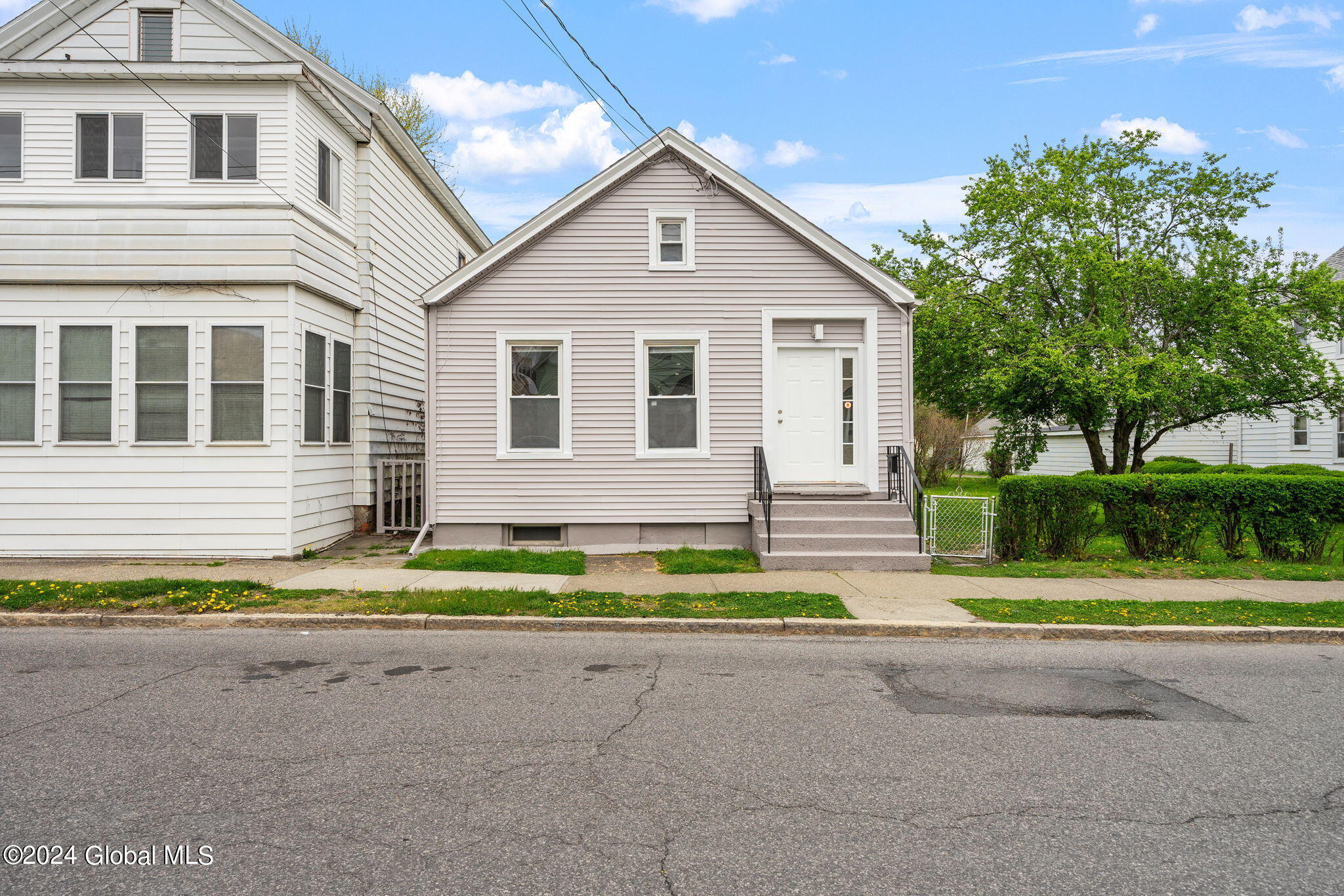 1-web-or-mls-715-25th-st