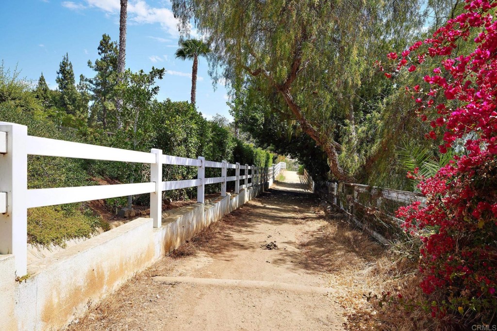 3182 Lone Jack Road Encinitas, CA 92024 - Photo 33 of 37 a view of wooden fence