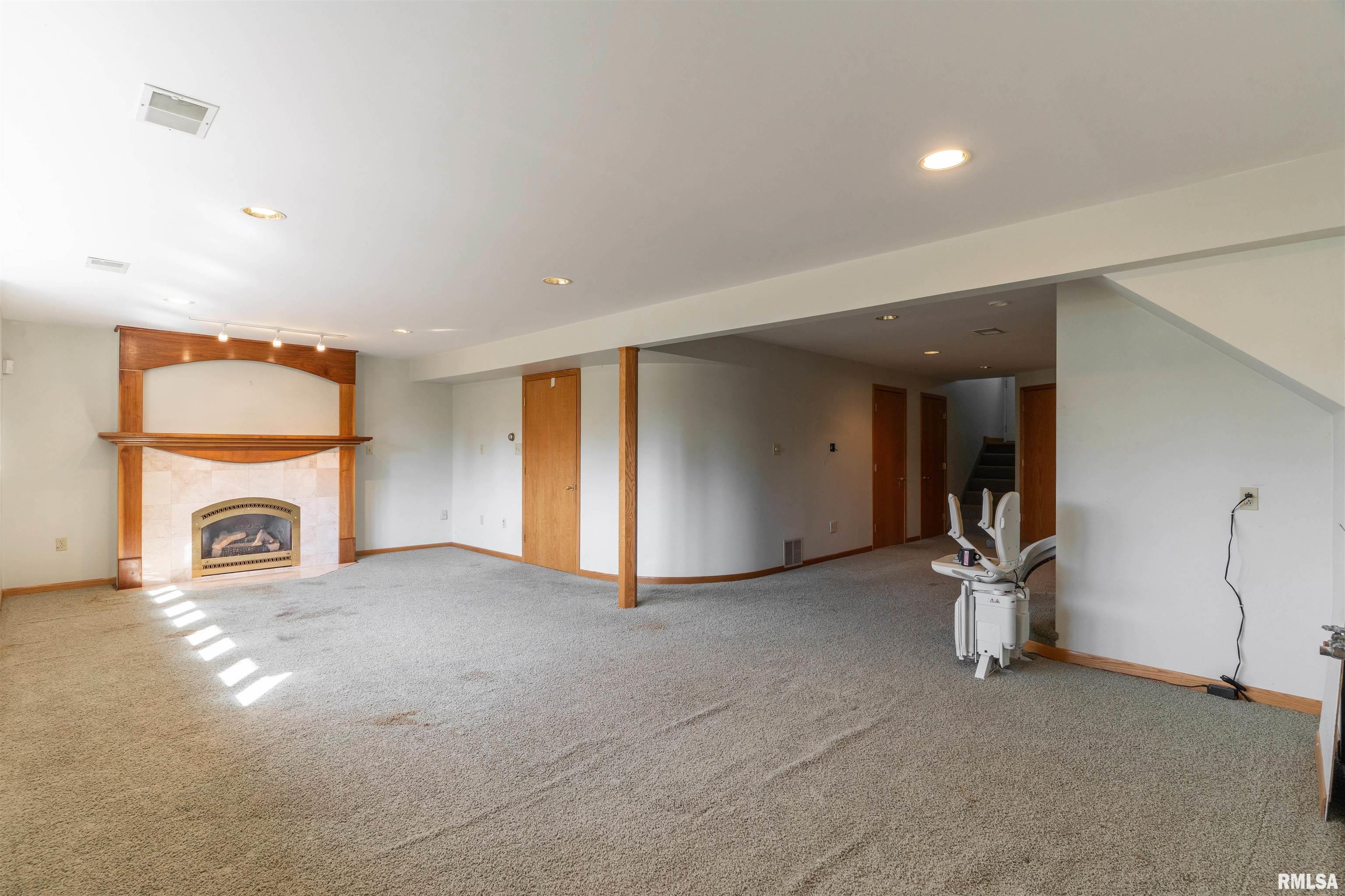 210 16th Place Camanche, IA 52730 - Photo 18 of 26