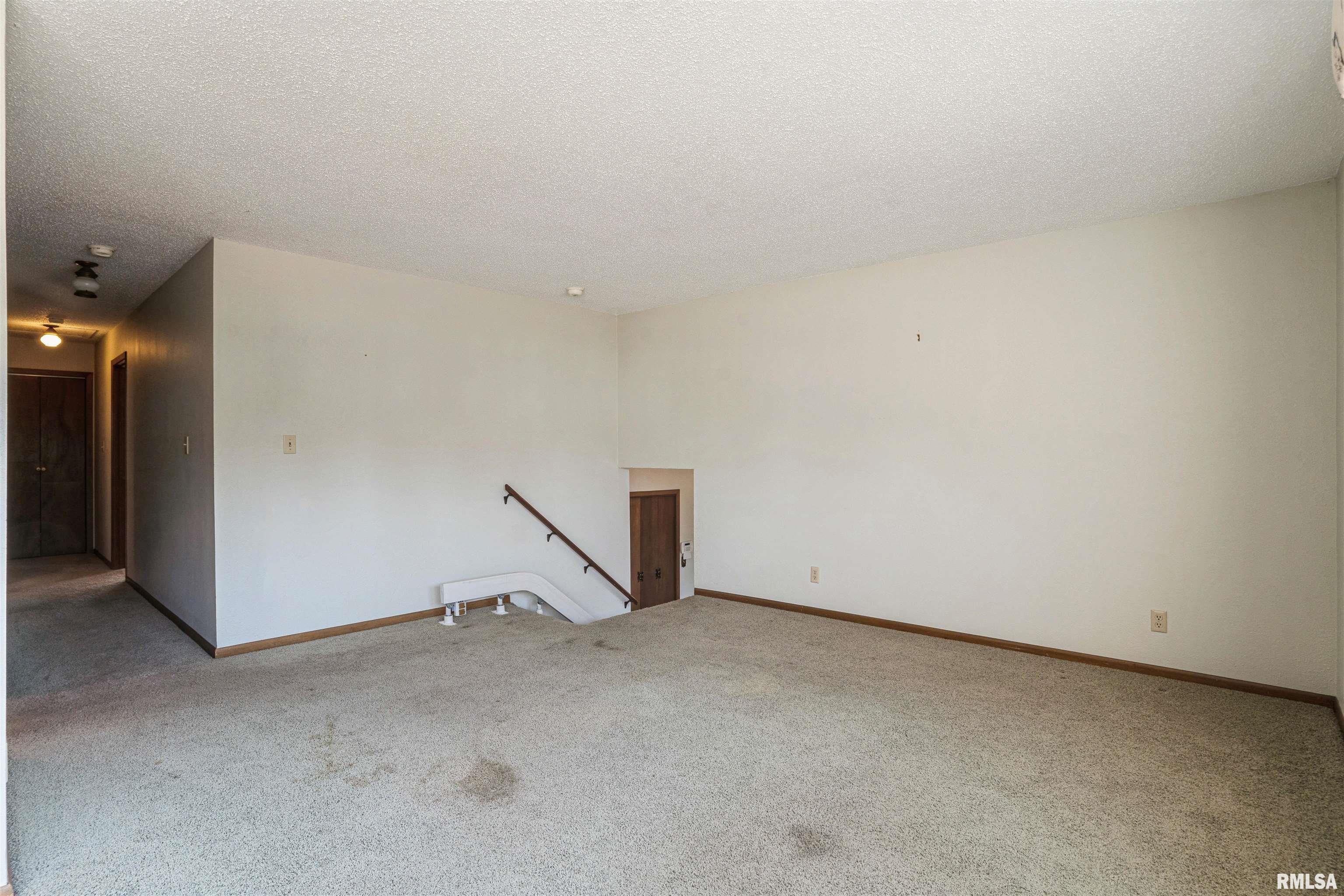 210 16th Place Camanche, IA 52730 - Photo 5 of 26