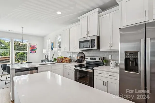 $2,195 | 204 MONARCH Crk Lane, Charlotte, NC 28206