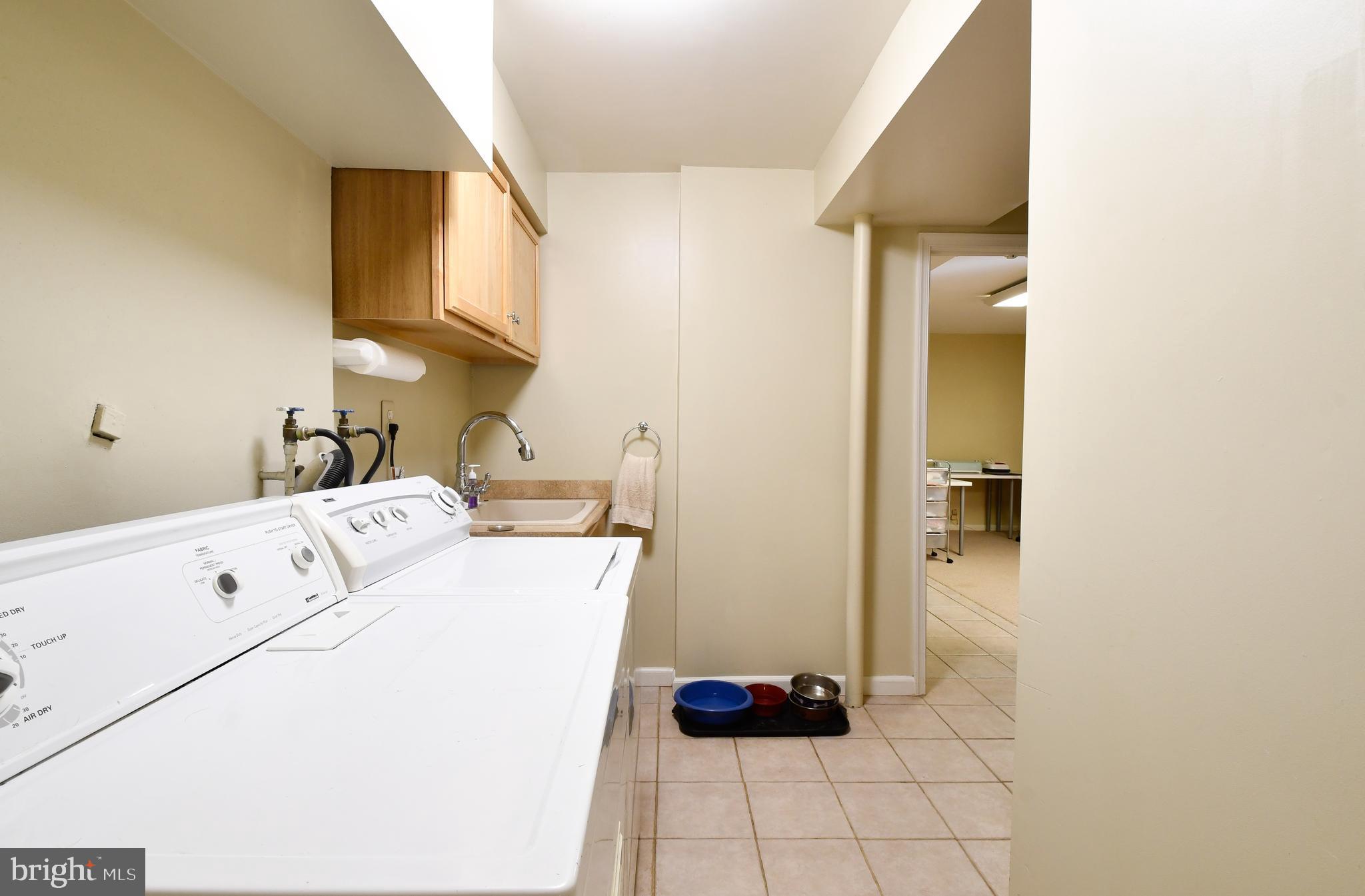 7249 Ridgeway Drive Manassas, VA 20112 - Photo 26 of 48 Laundry Room