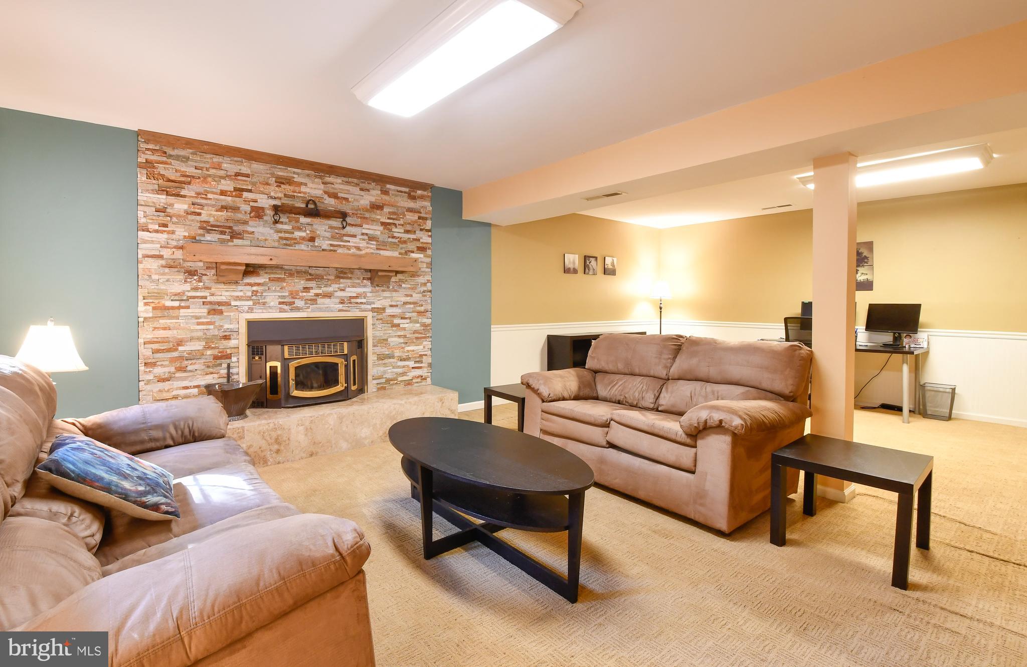 7249 Ridgeway Drive Manassas, VA 20112 - Photo 35 of 48 Family Room