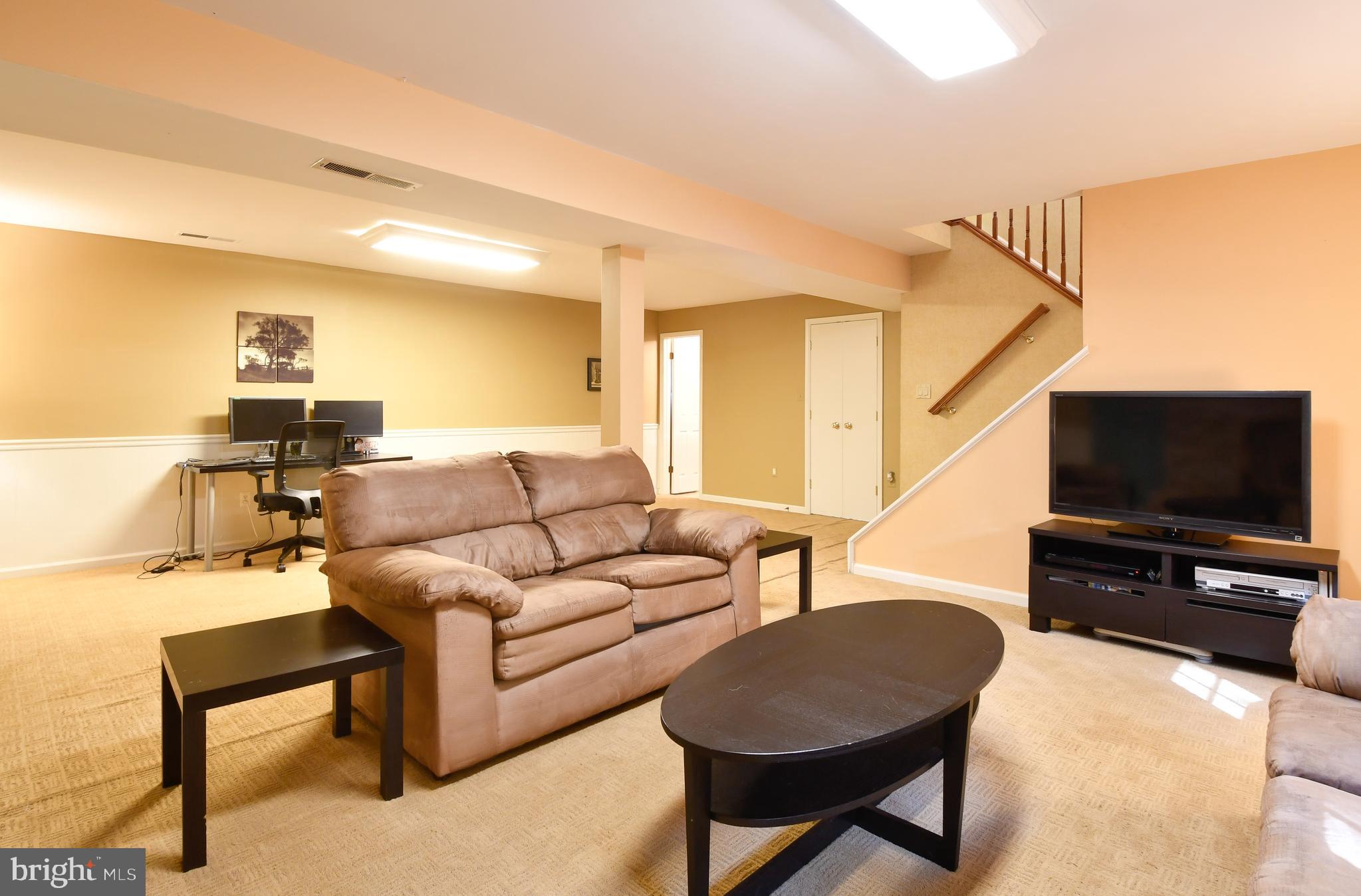 7249 Ridgeway Drive Manassas, VA 20112 - Photo 36 of 48 Family Room