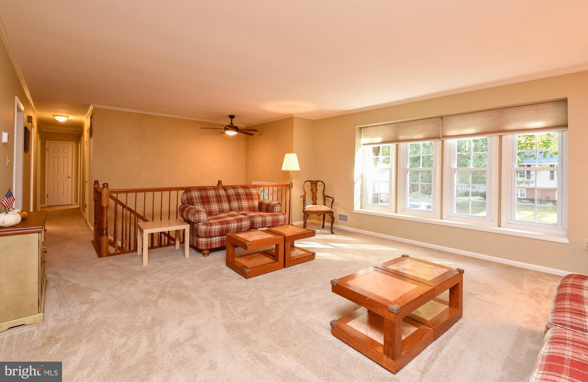 7249 Ridgeway Drive Manassas, VA 20112 - Photo 8 of 48 Living Room