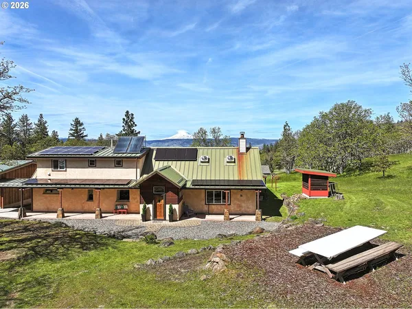 $1,049,000 | 2015 Lonely Lane, Mosier, OR 97040