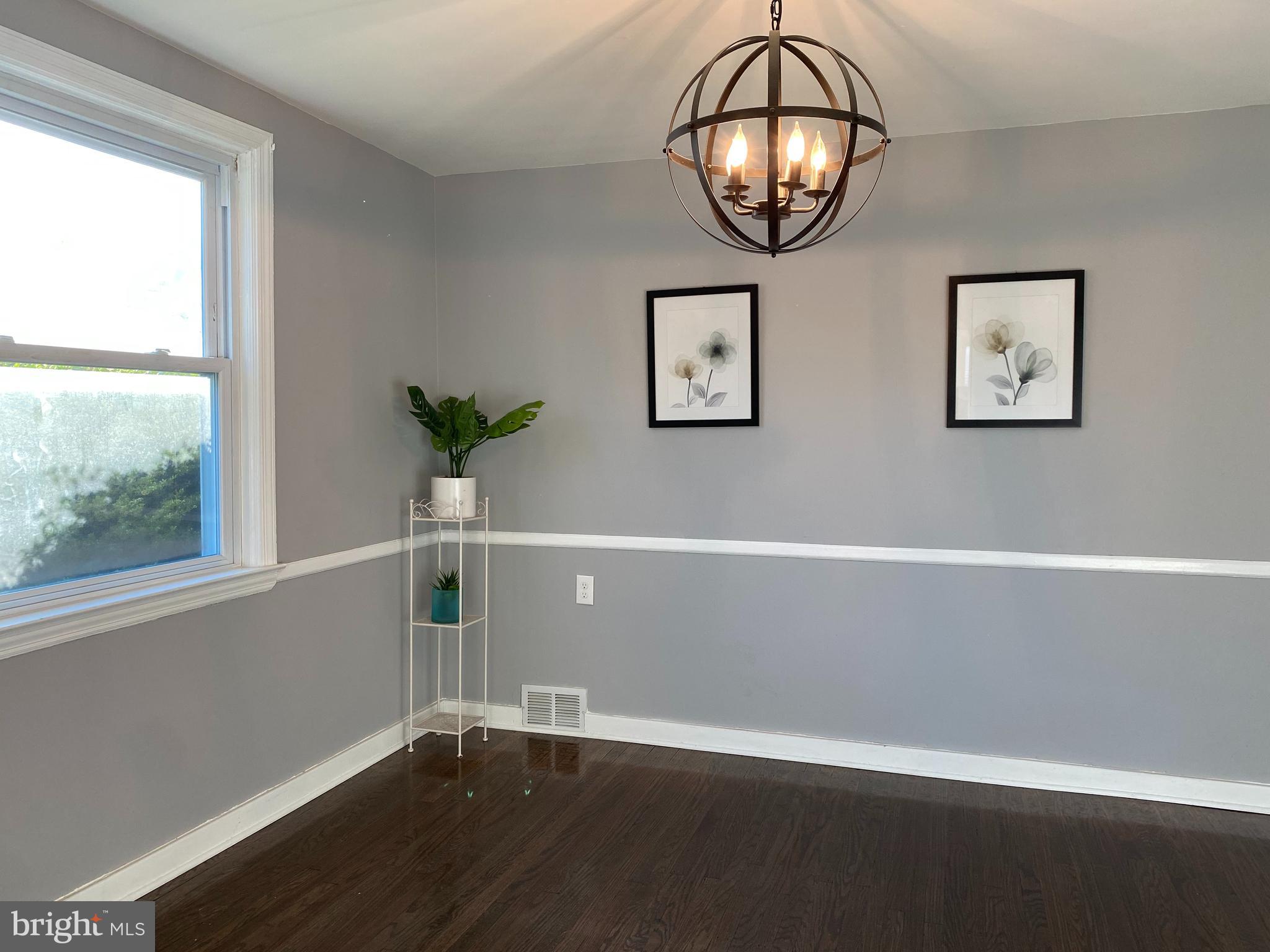 233 East Avon Road Brookhaven, PA 19015 - Photo 7 of 25 dining room