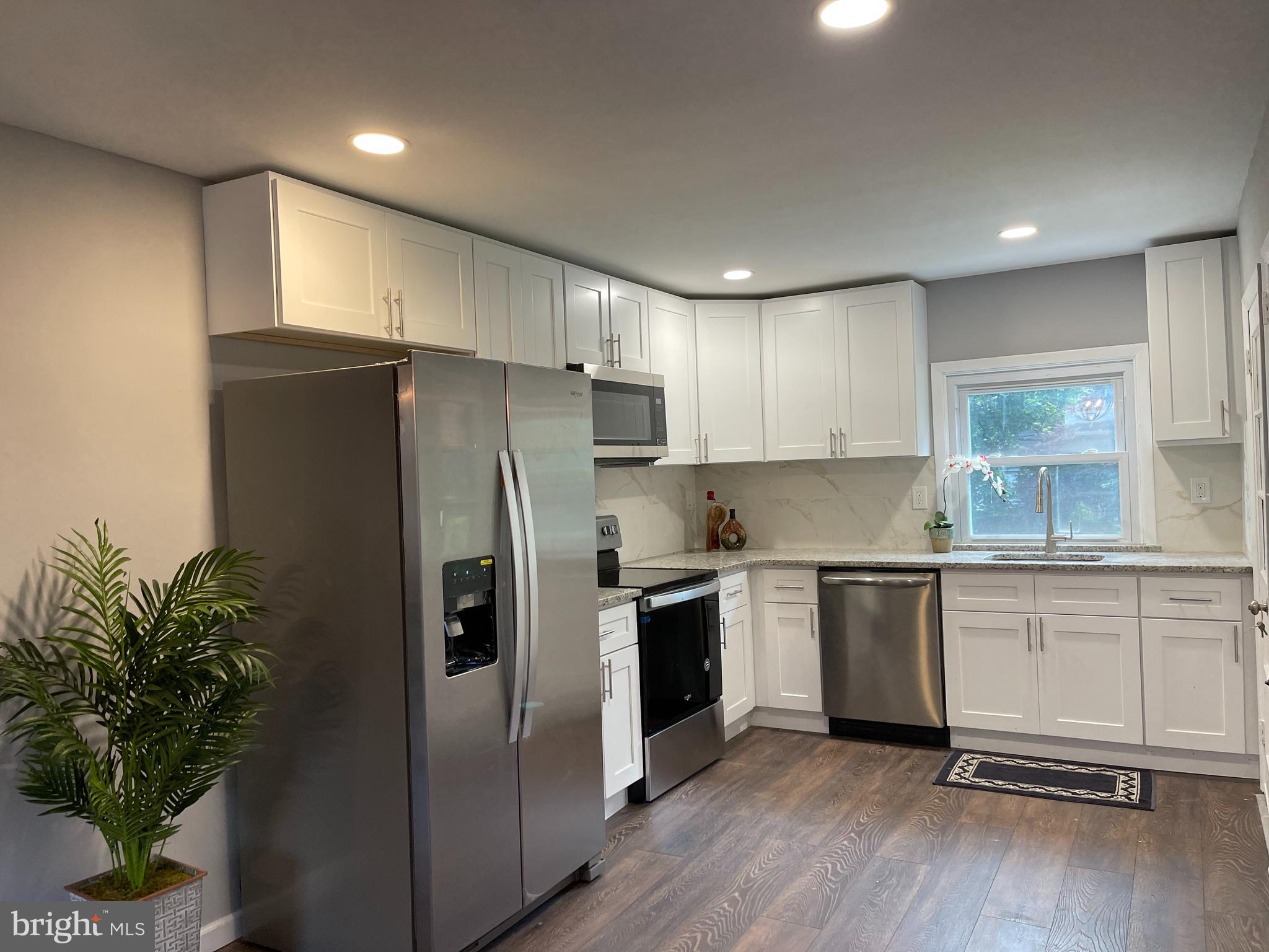 233 East Avon Road Brookhaven, PA 19015 - Photo 9 of 25 kitchen