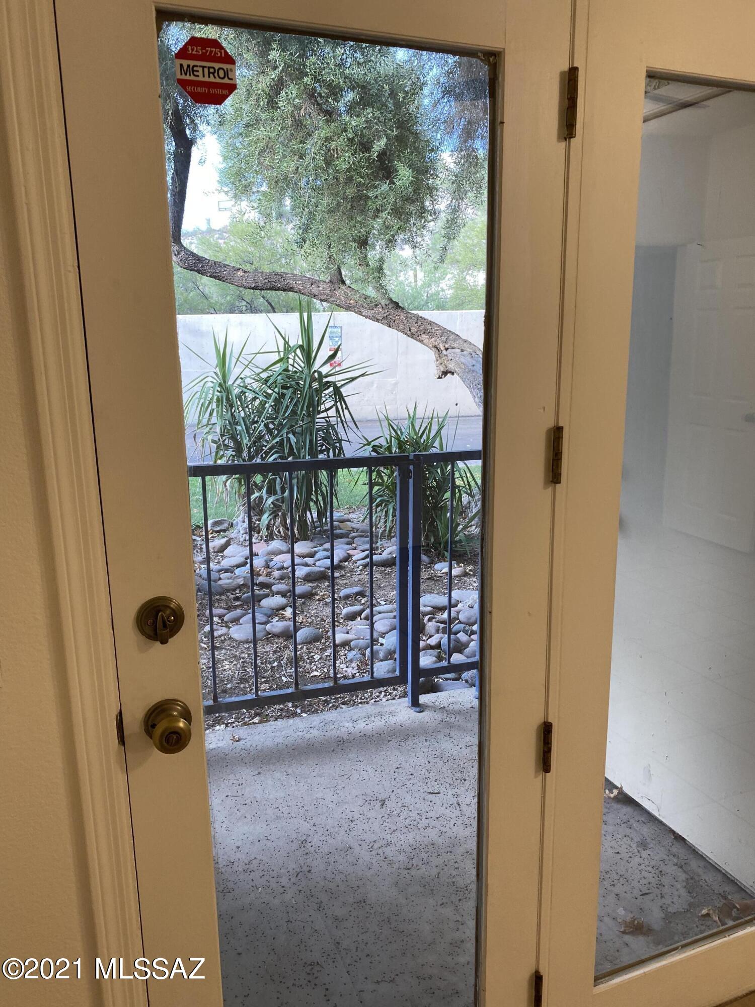 1200 East River Road, Unit D42 Tucson, AZ 85718 - Photo 15 of 19