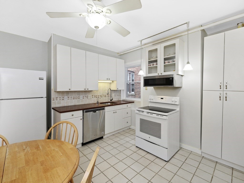 6 Parkway Road, Unit 2 Brookline, MA 02445 - Photo 6 of 18 Gallery Image 6