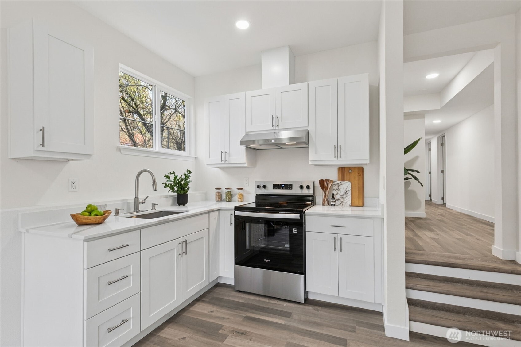 7002 42nd Avenue South Seattle, WA 98118 - Photo 19 of 32