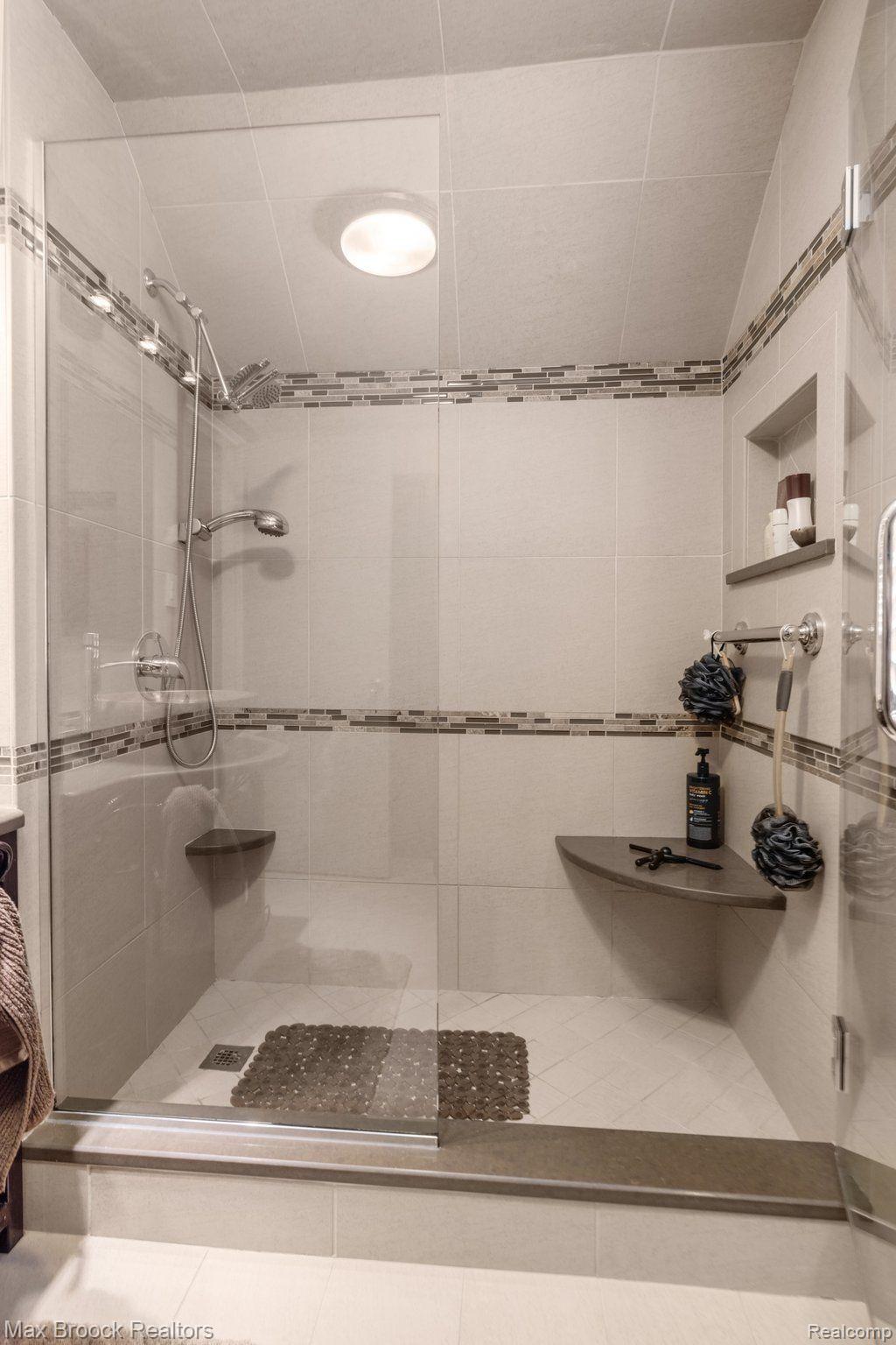 111 Maplefield Road Pleasant Ridge, MI 48069 - Photo 21 of 48 Main Level Bathroom