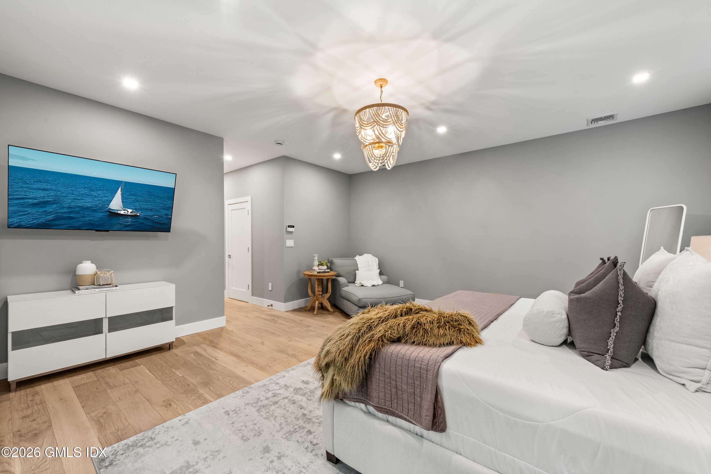 89 Indian Field Road Greenwich, CT 06830 - Photo 32 of 55 2.46 Primary Bedroom (2)