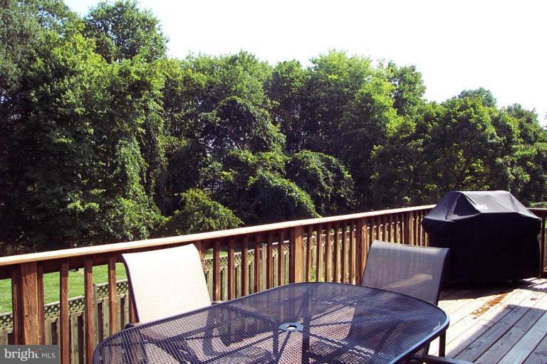 122 Environs Road Sterling, VA 20165 - Photo 4 of 10 Deck