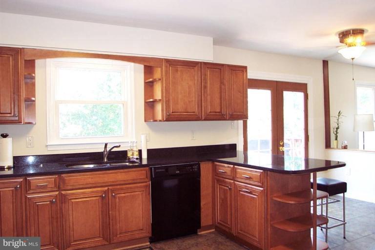 122 Environs Road Sterling, VA 20165 - Photo 10 of 10 Kitchen #2