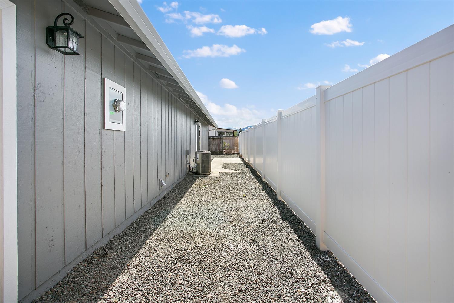 2561 Leonard Road Grants Pass, OR 97527 - Photo 20 of 20 Additional Photo