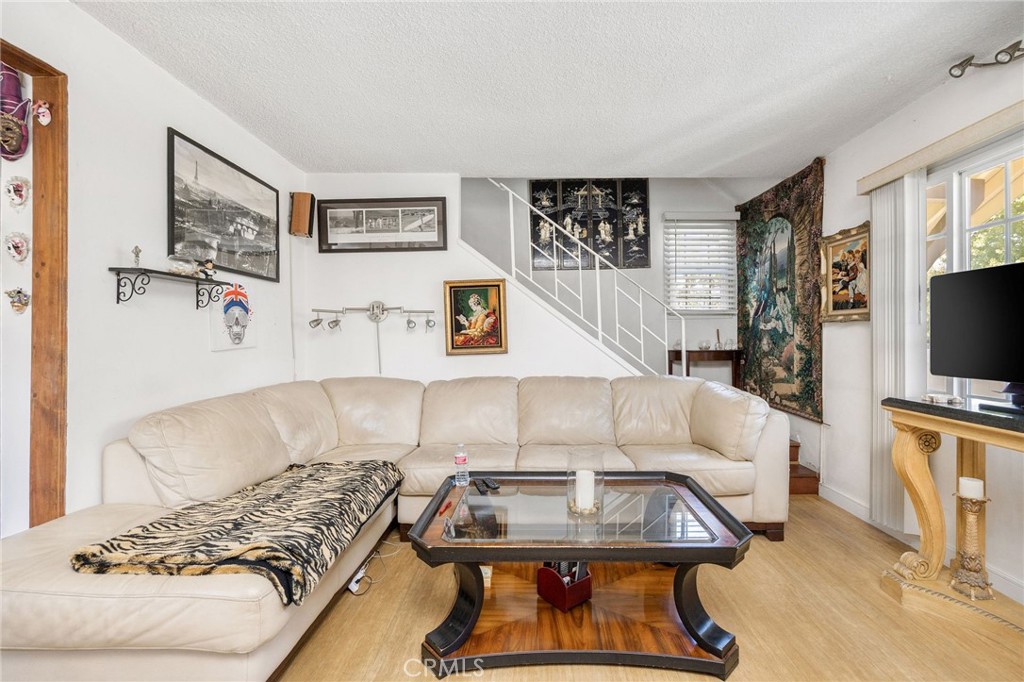 2905 Rindge Lane Redondo Beach, CA 90278 - Photo 5 of 26 a living room with furniture and a flat screen tv
