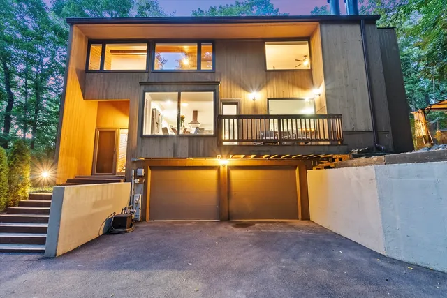 $875,000 | 11905 South Lakewood Avenue, Palos Park, IL 60464