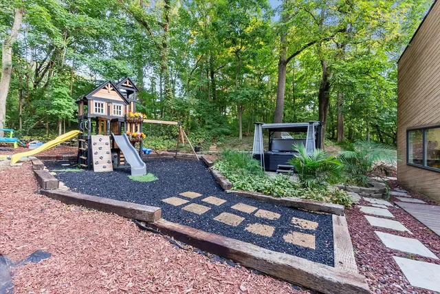 $875,000 | 11905 South Lakewood Avenue, Palos Park, IL 60464