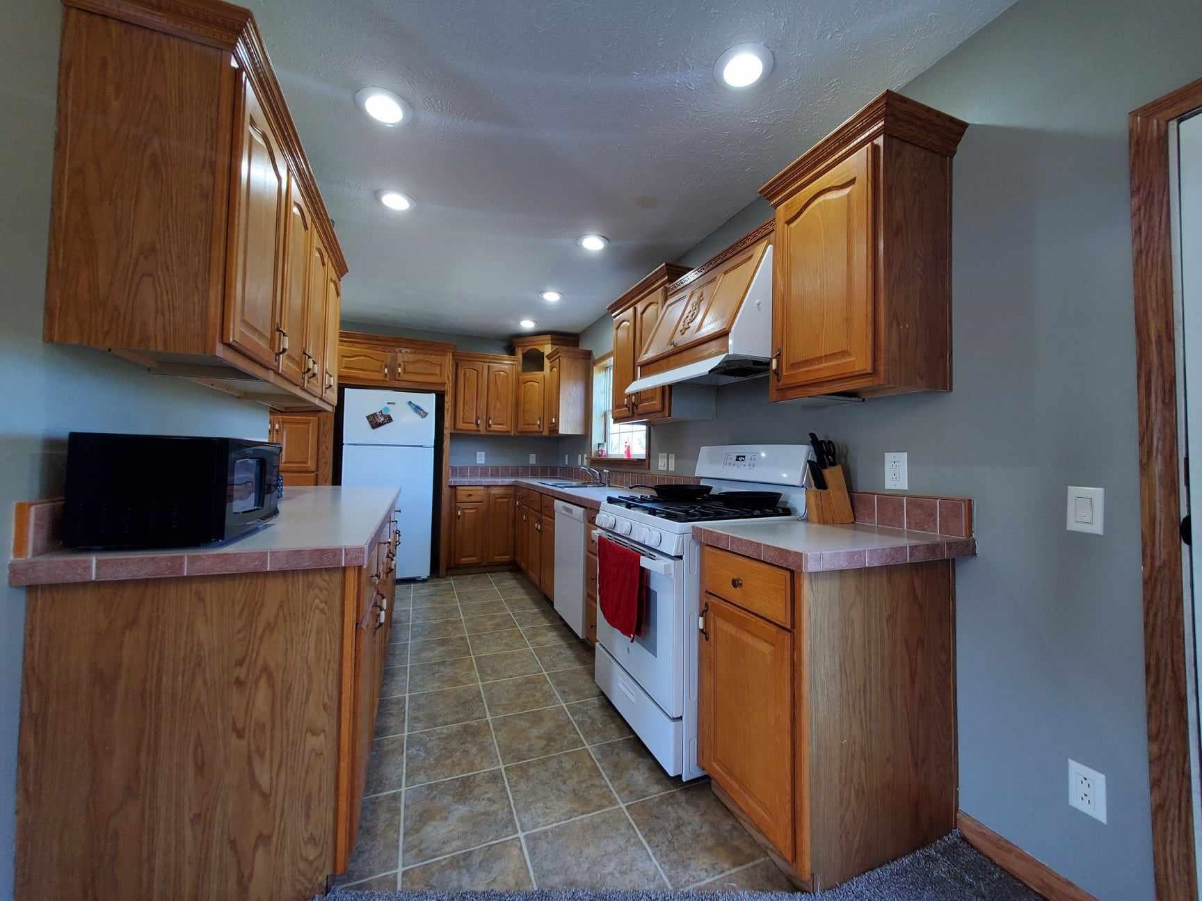 1995 Plainfield Road Mount Pleasant, MI 48858 - Photo 10 of 35 1927106-fa0dfe1d-219e-4a6f-af0c-d64a821b4573.JPG