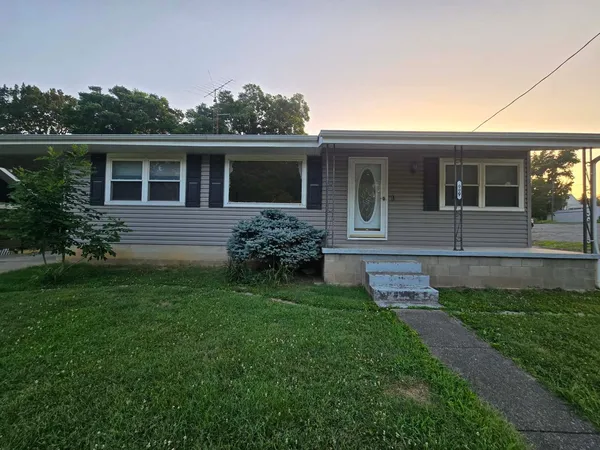 $145,000 | 600 South Jackson Street, McLeansboro, IL 62859