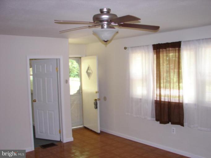 8491 New Cut Road Severn, MD 21144 - Photo 7 of 24 Living Room