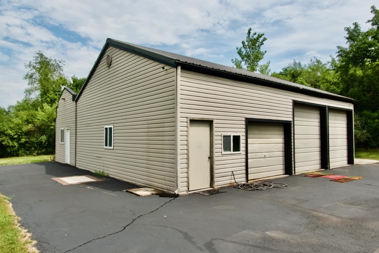 4141 South Whitney Road Selma, IN 47383 - Photo 4 of 36
