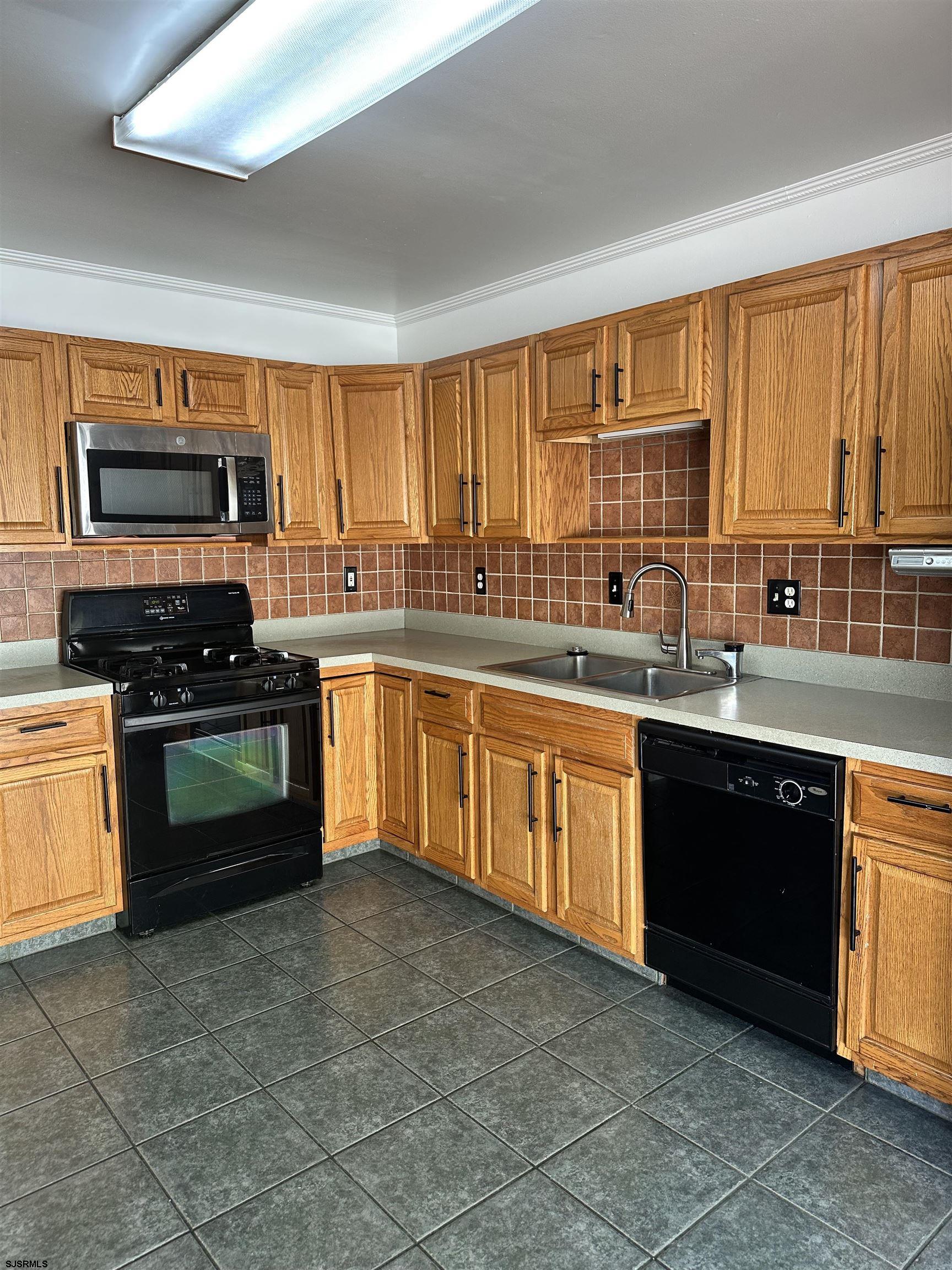 10 Starboard Court, Unit 10 Atlantic City, NJ 08401 - Photo 5 of 18