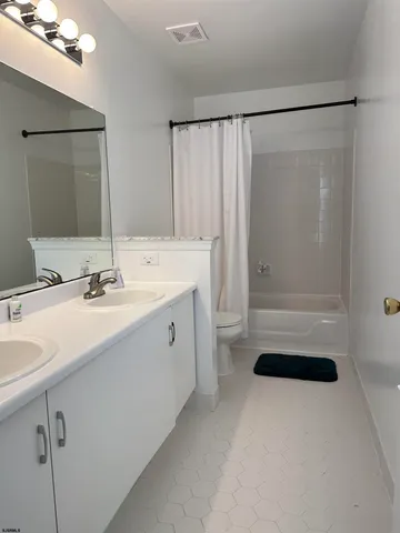 $2,400 | 10 Starboard Court, Unit 10, Atlantic City, NJ 08401