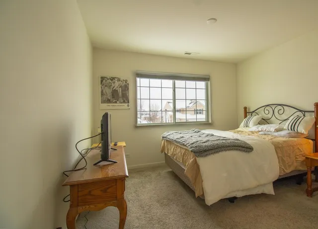 $270,000 | 270 Wildmeadow Lane, Woodstock, IL 60098