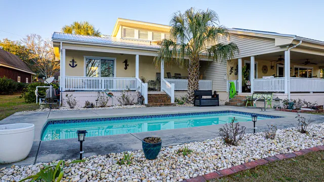 $699,000 | 402 Knott Drive, Eutawville, SC 29048